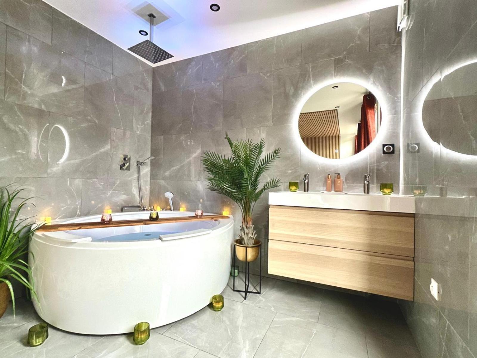Suite Meg Esbly ภายนอก รูปภาพ